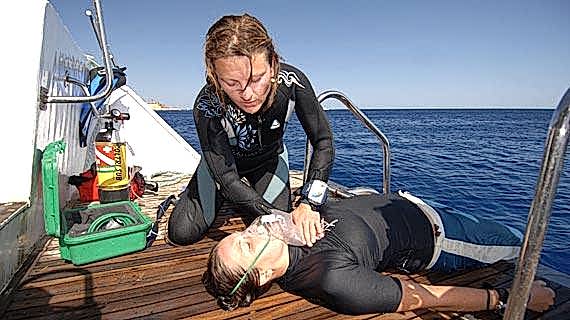 Lazy Seal Diving profesyonel, kaliteli ve kişiselleştirilmiş eğitim sunmayı ilke edinmiş bir tüplü dalış (scuba) merkezidir. İstanbul tüplü dalış eğitimi merkezi